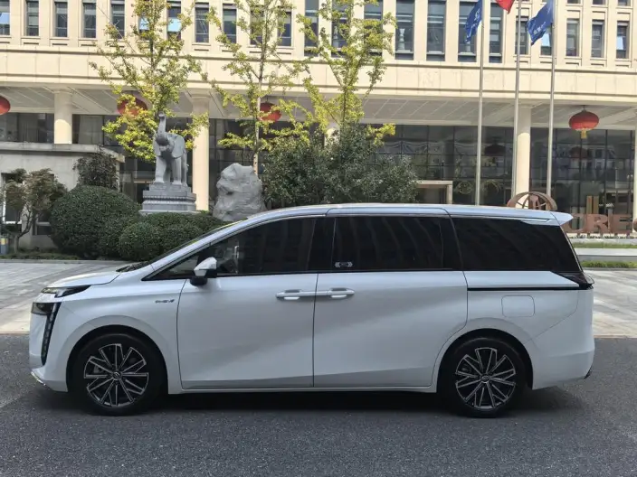 GAC Trumpchi E8 PHEV 2024 Model 2.0ATK 150km MAX+