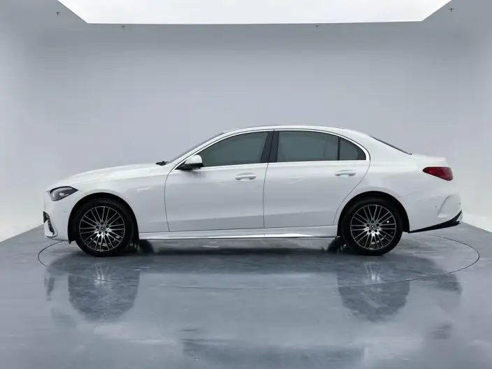 Mercedes-Benz C-Class 2026 Model C 200 L Sports sedan – фото 4