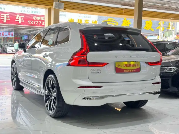 Volvo XC60 PHEV 2023 Model T8 4WD Long Battery Life Pro Smart Range Deluxe Edition