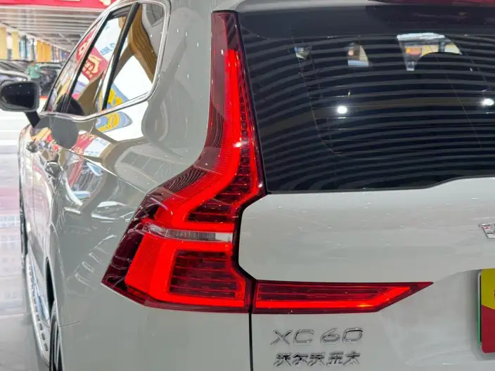 Volvo XC60 PHEV 2023 Model T8 4WD Long Battery Life Pro Smart Range Deluxe Edition – фото 8
