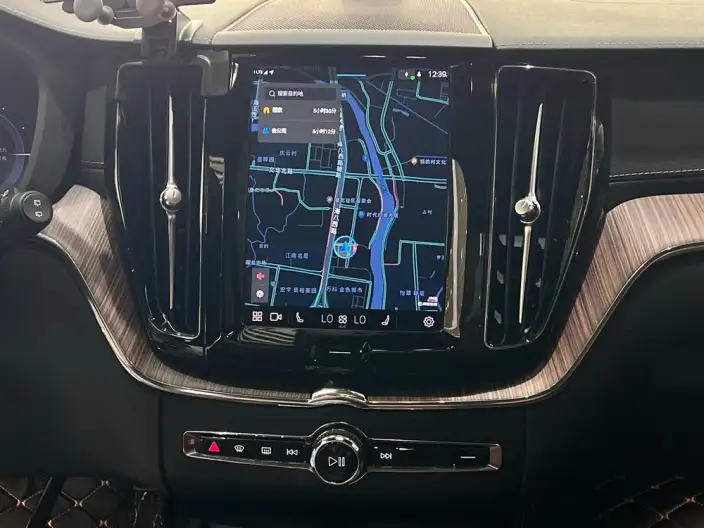 Volvo XC60 PHEV 2023 Model T8 4WD Long Battery Life Pro Smart Range Deluxe Edition – фото 9