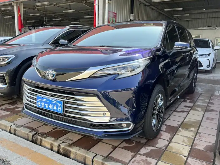 Toyota Sienna 2021 Model 2.5L Hybrid Platinum edition