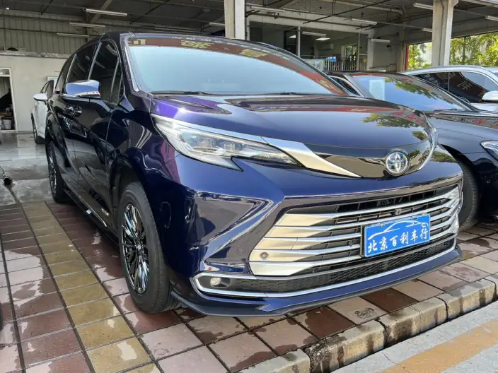 Toyota Sienna 2021 Model 2.5L Hybrid Platinum edition