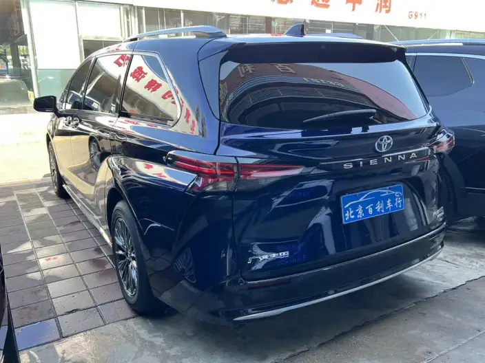Toyota Sienna 2021 Model 2.5L Hybrid Platinum edition