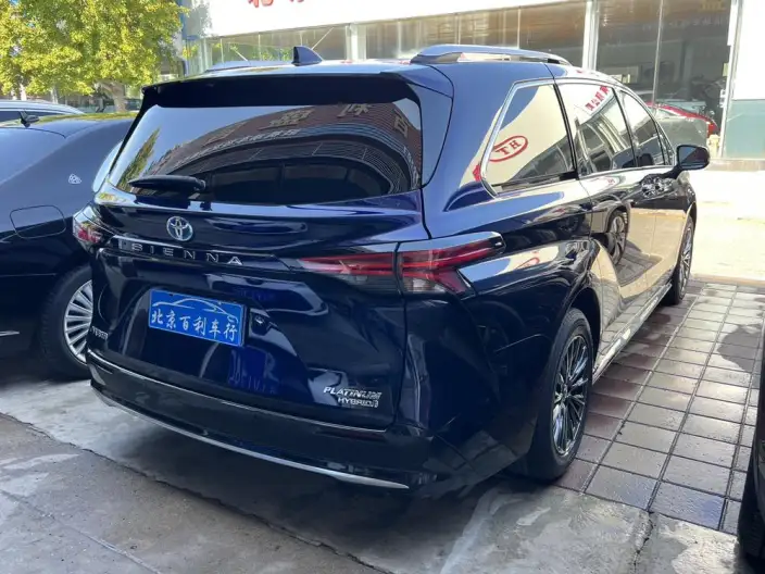 Toyota Sienna 2021 Model 2.5L Hybrid Platinum edition