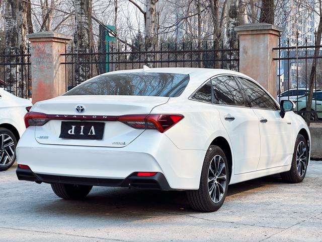 Toyota Avalon Раздел 2023 Intelligent Hybrid 2.5L E-CVT Deluxe Edition – фото 3