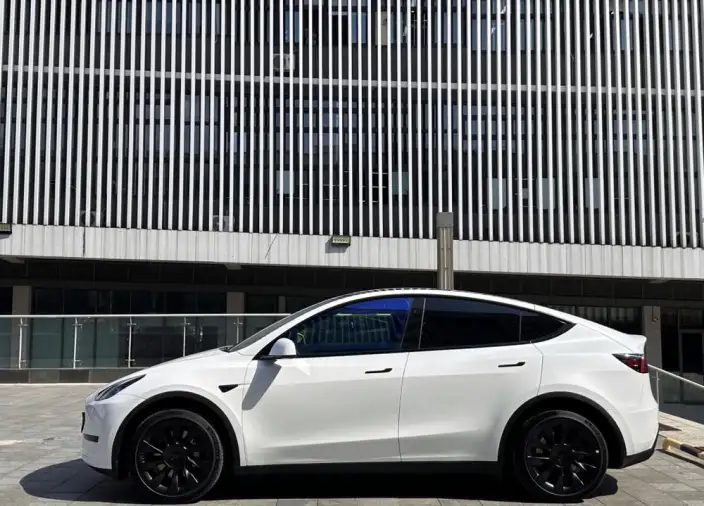 Model Y 2024 Model Rear-wheel drive version – фото 3