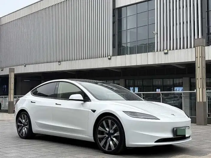 Model 3 2023 Model Long Battery Life Pro All-wheel drive version – фото 3