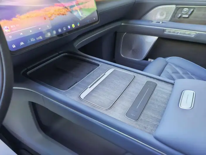 NIO ES8 2026 Model VI seat Executive Deluxe Edition – фото 6