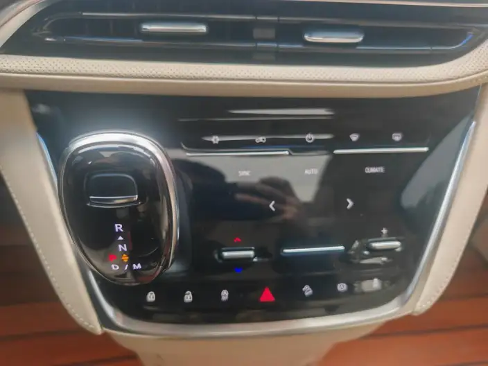 Buick GL8 2023 Model ES Luzun 2.0T Exclusive Model – фото 8