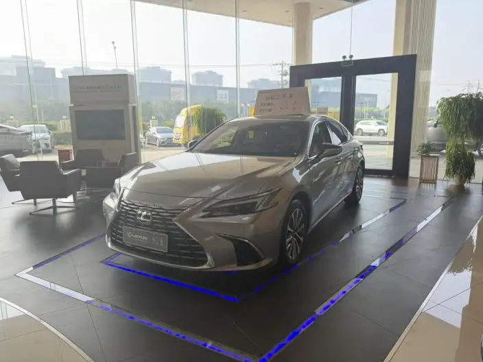 Lexus ES 2025 Model 200 Premium