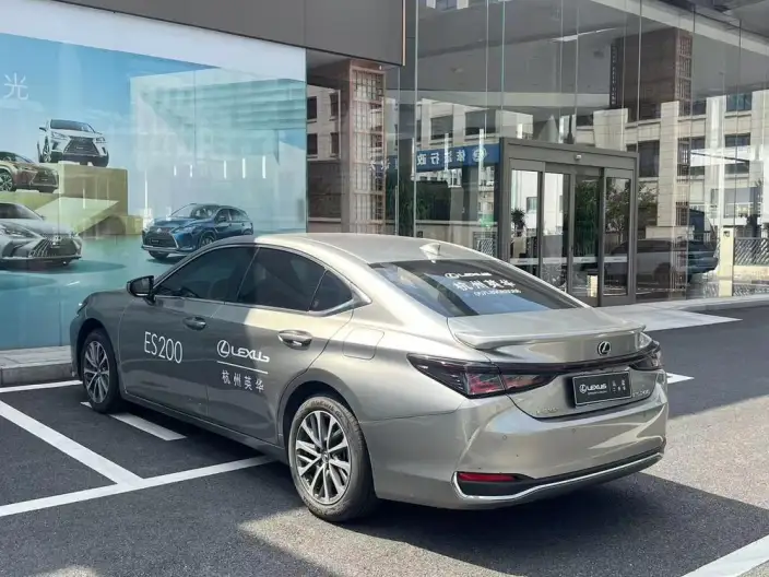 Lexus ES 2025 Model 200 Premium