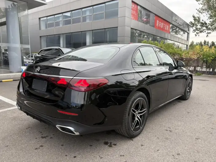 Mercedes-Benz E-Class Imported 2025 Model E 260 Sports Edition – фото 5
