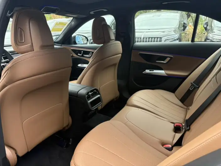 Mercedes-Benz E-Class Imported 2025 Model E 260 Sports Edition – фото 10