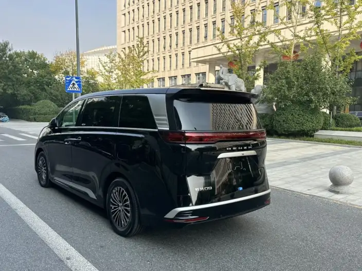 Denza D9 EV 2024 Model 620 2WD Exclusive Model