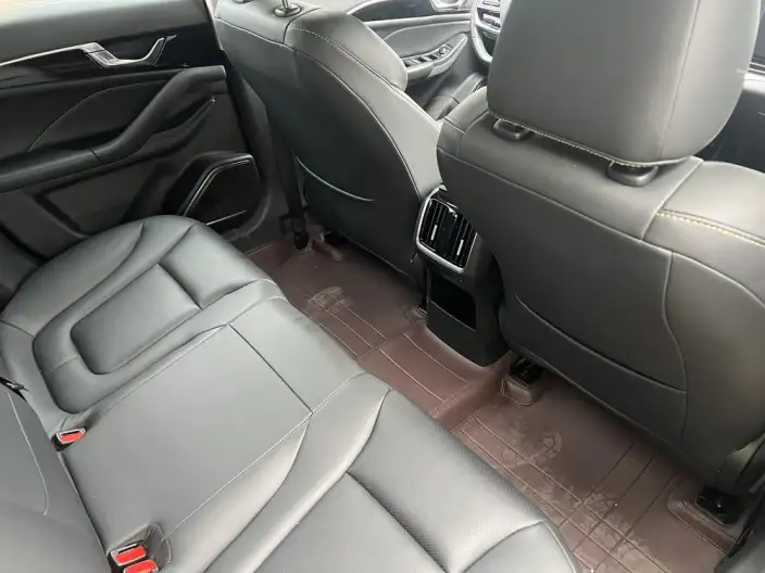 BESTUNE B70 2023 Model Third generation 1.5T Automatic Enjoy Edition Model 70th Anniversary Memorial Edition – фото 6