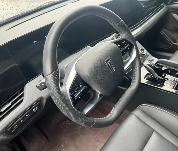 BESTUNE B70 2023 Model Third generation 1.5T Automatic Enjoy Edition Model 70th Anniversary Memorial Edition – фото 9