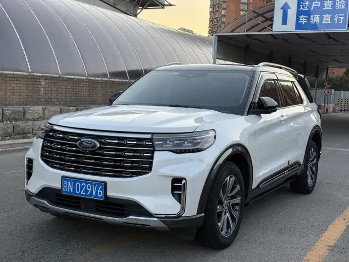 Ford Explorer 2023 Model EcoBoost 285 4WD Fashion plus Edition 6 seat – фото 1