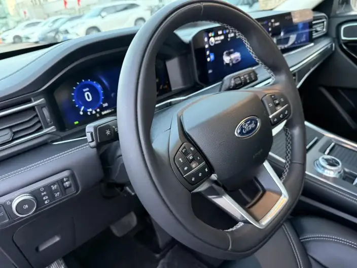 Ford Explorer 2023 Model EcoBoost 285 4WD Fashion plus Edition 6 seat – фото 9