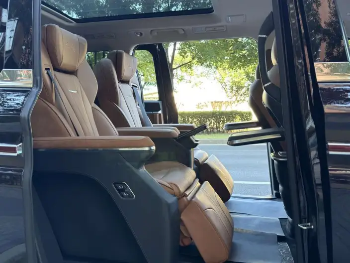 HONGQI HQ9 PHEV 2024 Model 4WD Deluxe Edition – фото 7