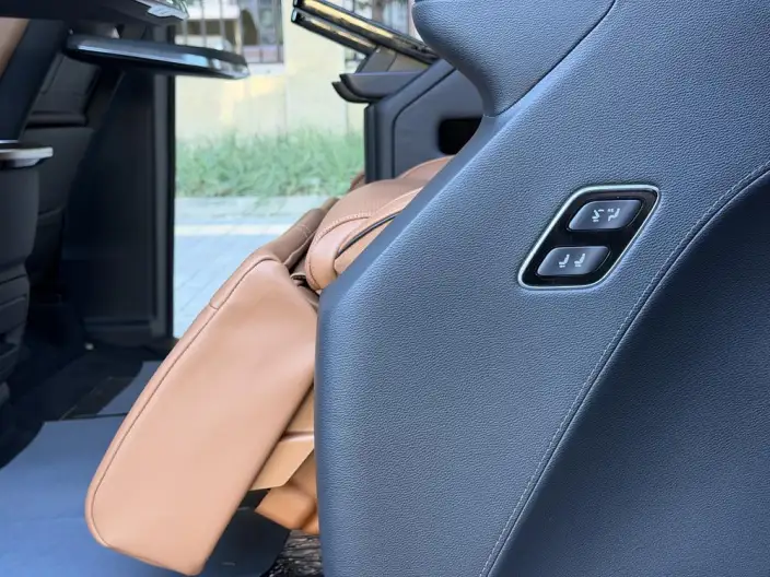 HONGQI HQ9 PHEV 2024 Model 4WD Deluxe Edition – фото 8