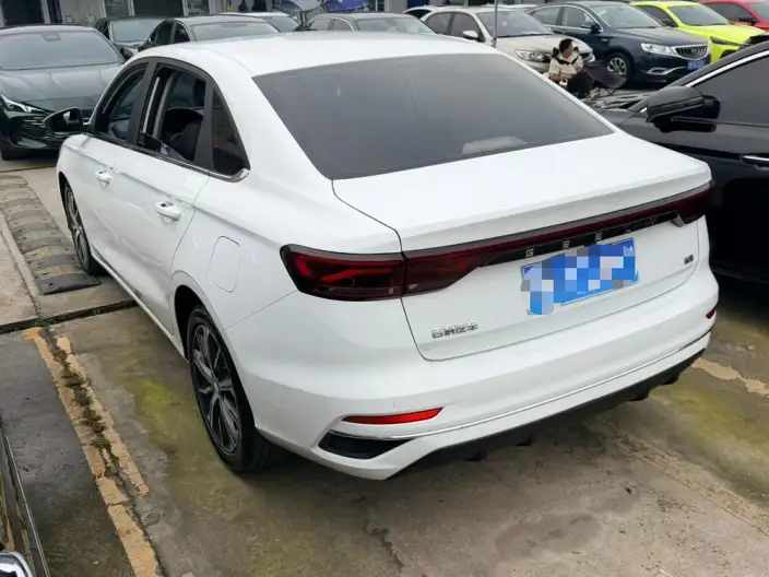 Geely Emgrand 2022 Model No. 4 Gen 1.5L CVT Noble Model – фото 4