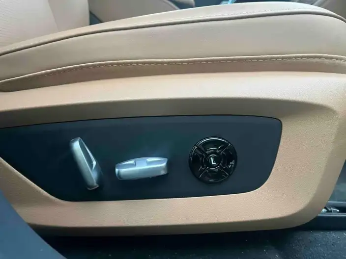 Li Auto ONE 2021 Model Extended Range 6 seat Edition – фото 9