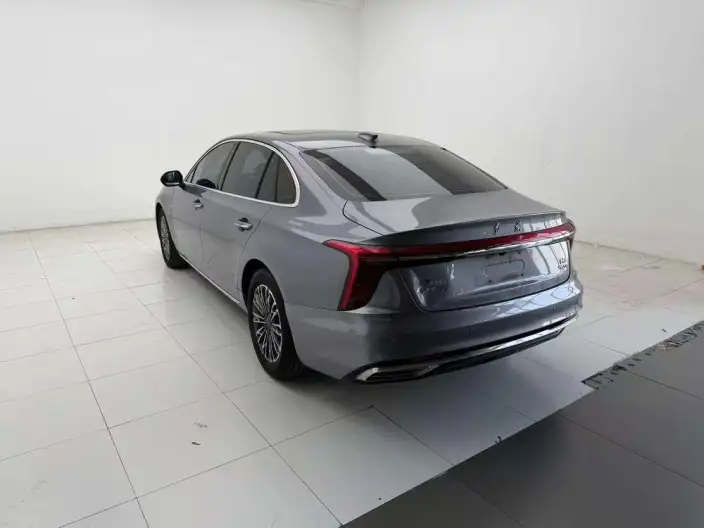 Hongqi H5 2023 Model 2.0T Automatic Flag Enjoy Edition