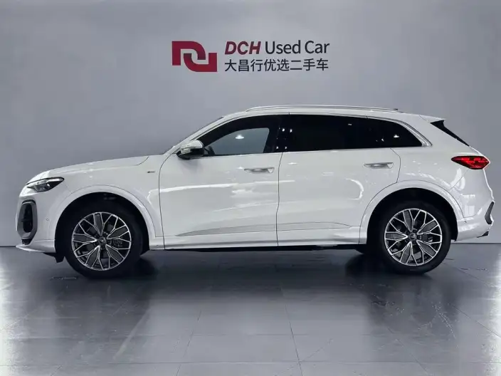 Audi Q5L 2026 Model 2.0T Smart Hybrid Luxury Model