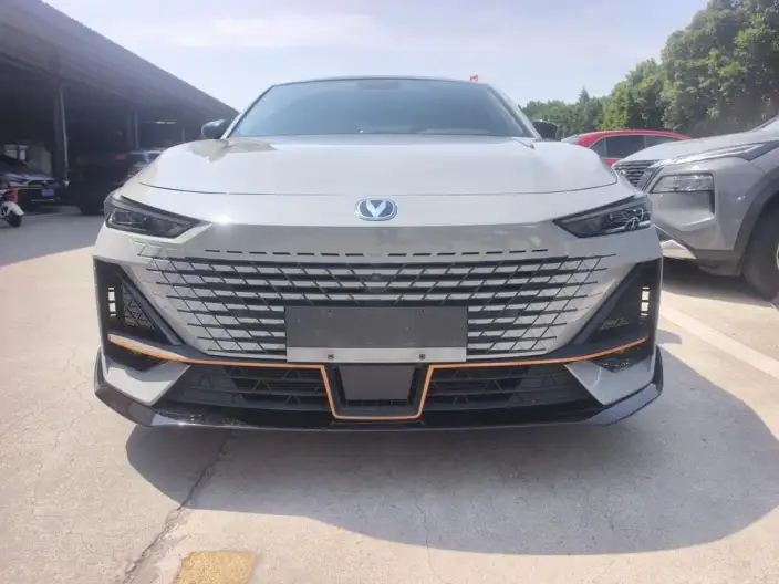 Changan UNI-V 2022 Model 1.5T Sports Edition – фото 2