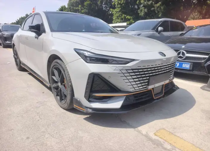 Changan UNI-V 2022 Model 1.5T Sports Edition – фото 3