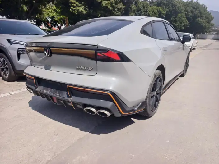 Changan UNI-V 2022 Model 1.5T Sports Edition – фото 5