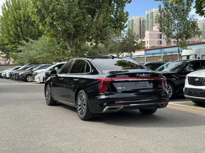 Hongqi H5 2025 Model 2.0T Automatic Flag Enjoy Edition