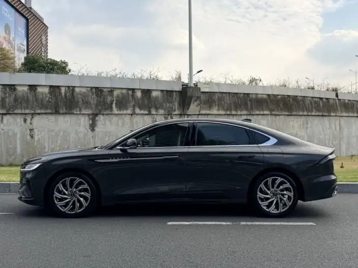 Lincoln Z 2022 Model i Xiang Zunya Edition