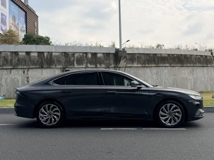 Lincoln Z 2022 Model i Xiang Zunya Edition – фото 8