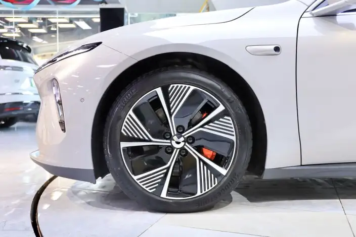 NIO ET7 2023 Model 75kWh – фото 7