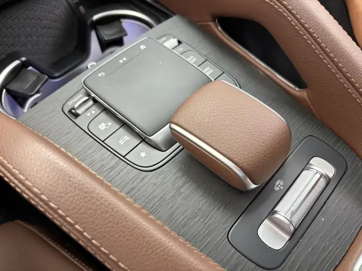 Mercedes-Benz GLS 2024 Model GLS 450 4MATIC Fashion Model – фото 6