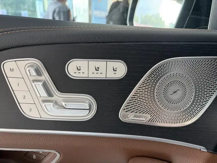 Mercedes-Benz GLS 2024 Model GLS 450 4MATIC Fashion Model – фото 8