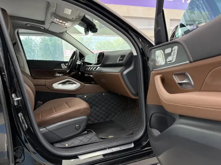 Mercedes-Benz GLS 2024 Model GLS 450 4MATIC Fashion Model – фото 10