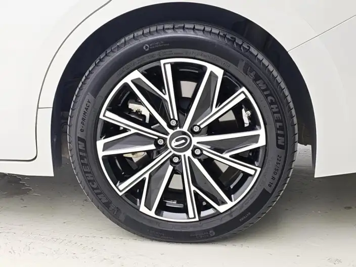 GAC Trumpchi E8 PHEV 2024 Model 2.0ATK 150km MAX Edition – фото 9