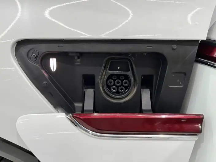 HONGQI E-HS9 2022 Model 690km Flag Xiang Edition VI seat – фото 8