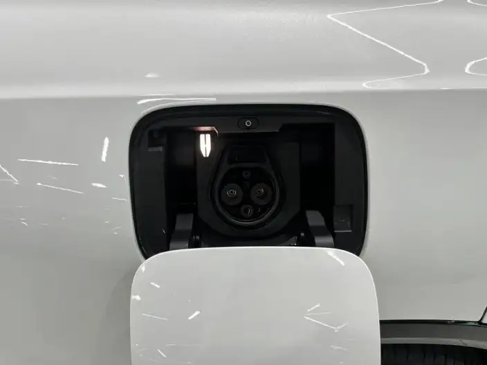 HONGQI E-HS9 2022 Model 690km Flag Xiang Edition VI seat – фото 9
