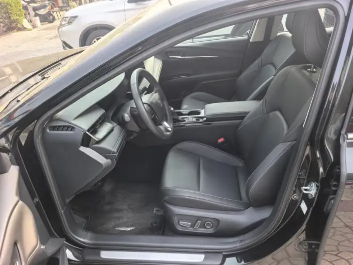 Toyota Camry 2024 Model Hybrid 2.0HGVP Deluxe Edition – фото 8