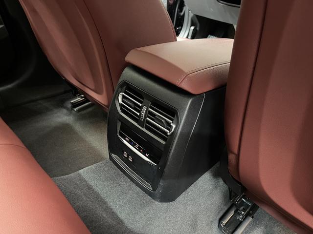 BMW 3 Series 2023 325i M Sport Shadow Line Package – фото 13