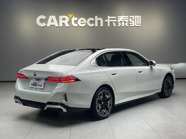 BMW 5 Series 2025 530Li Premium M Sport Package – фото 4