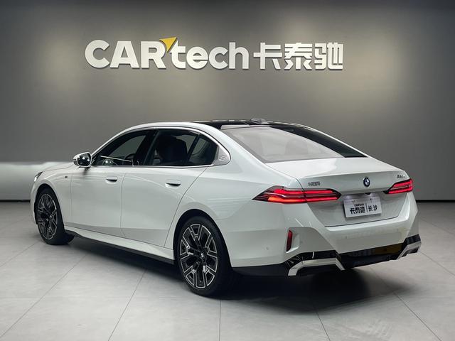 BMW 5 Series 2025 530Li Premium M Sport Package – фото 6