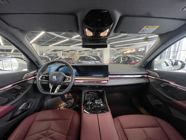 BMW 5 Series 2025 530Li Premium M Sport Package – фото 9