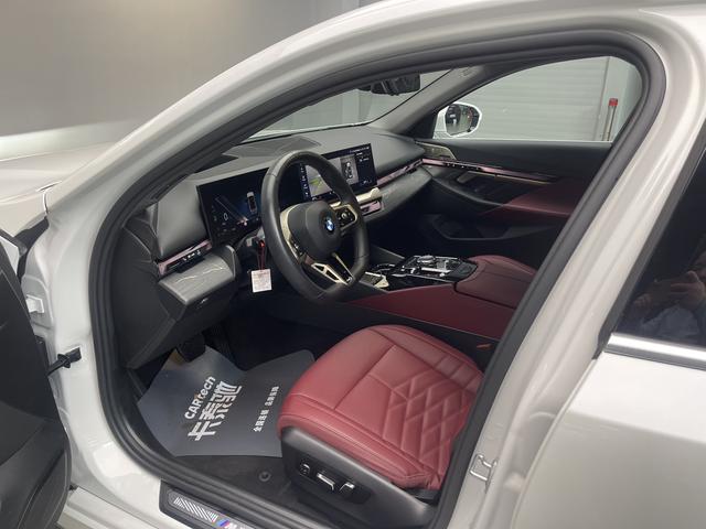 BMW 5 Series 2025 530Li Premium M Sport Package – фото 10