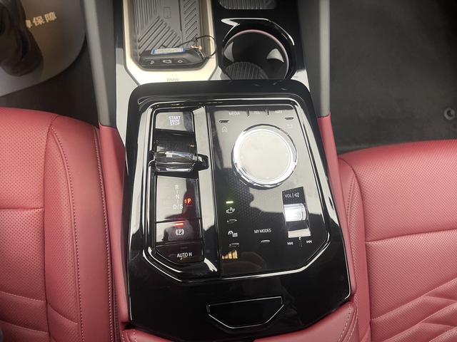 BMW 5 Series 2025 530Li Premium M Sport Package – фото 32