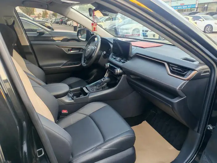 Toyota Wildlander 2024 Model 2.0L 2WD Luxury PLUS Edition – фото 6